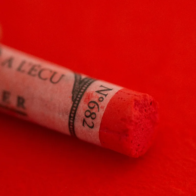 682 Helios Red